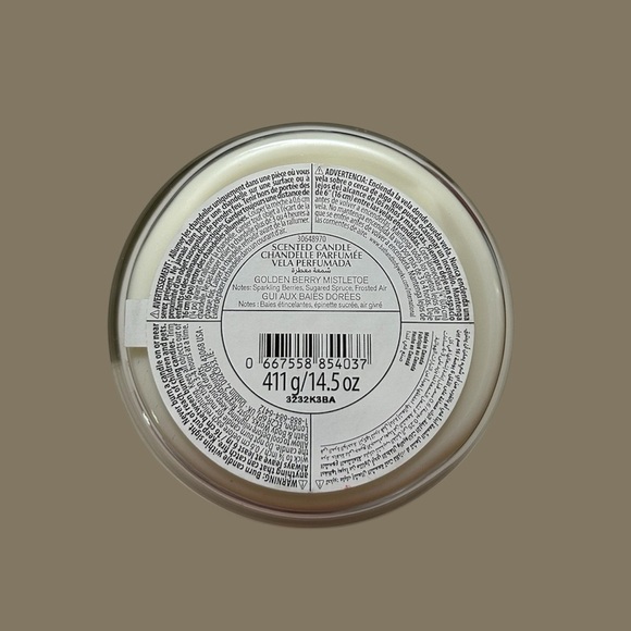 Bath and Body Works Golden Berry Mistletoe Scented Candle - Picture 2 of 3